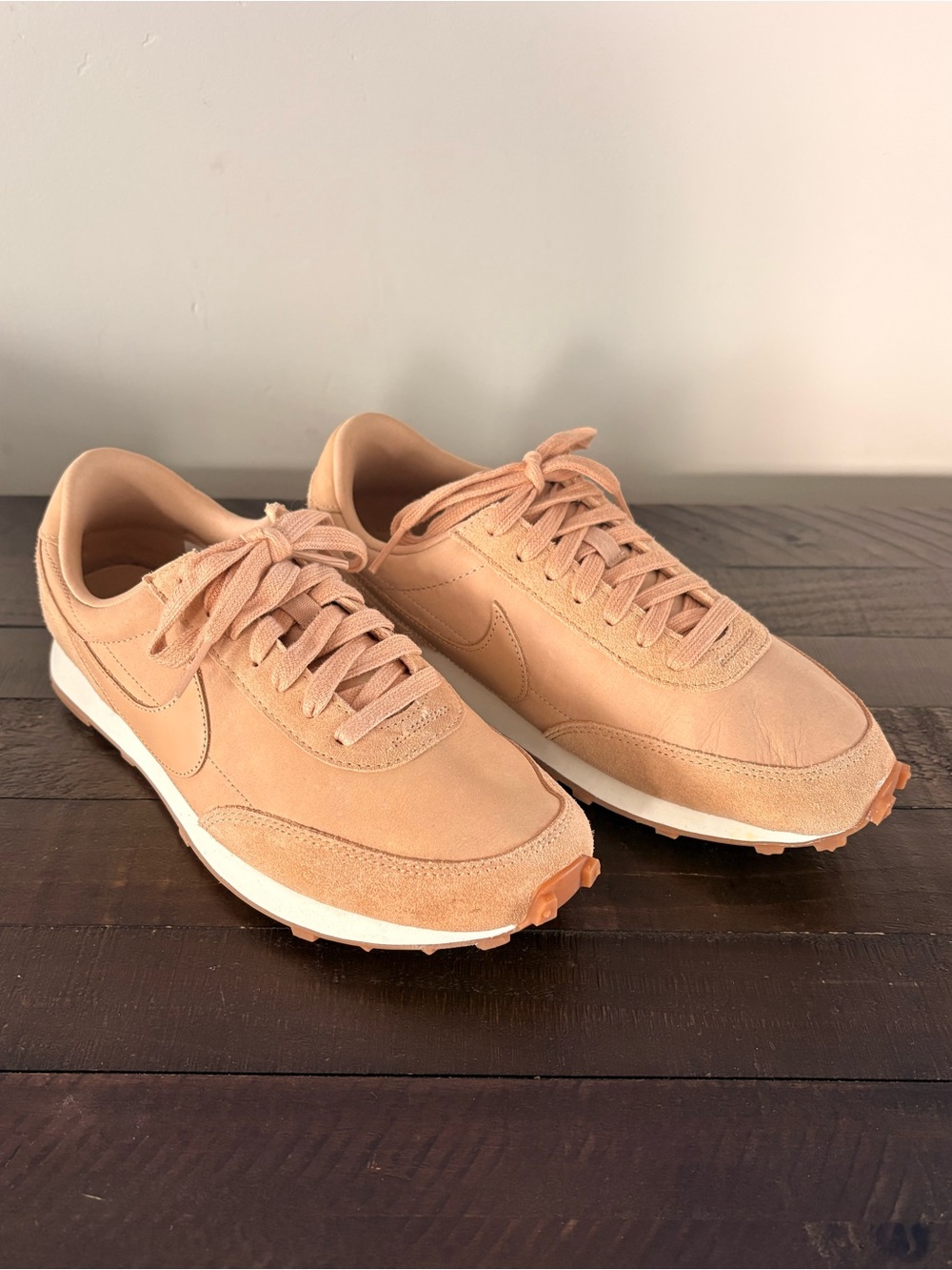 Like New - Nike Retro Runners in Light Beige - Picture 9 of 11